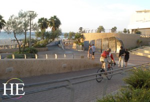 waterfront path of tel aviv on the HE Travel Israel gay cultural tour