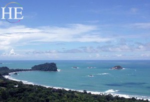 beaches of manuel antonio on the HE Travel gay paradise adventure tour in Costa Rica