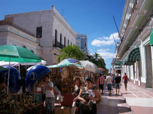 blog-pt2-02-cuba-humanitarian-cienfuegos-street-market