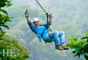 300x204-cr-costa-rica-zip-line-man-above-canapoy